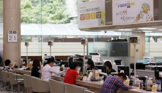 금소법 시행 이후 은행 민원이 다시 늘어나고 있다. ⓒ연합뉴스